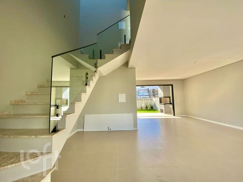 Image 14 - 254500